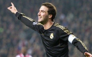 中国竞彩网_早报，进攻风暴席卷绿茵场，防守溃败成赛事焦点