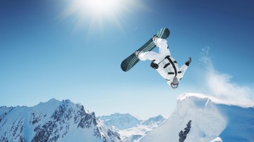 中国竞彩网首页：皇马主席弗洛伦蒂诺在大会上猛烈抨击巴萨与西甲管理，拉波尔塔及裁判巴斯卷入争议风暴